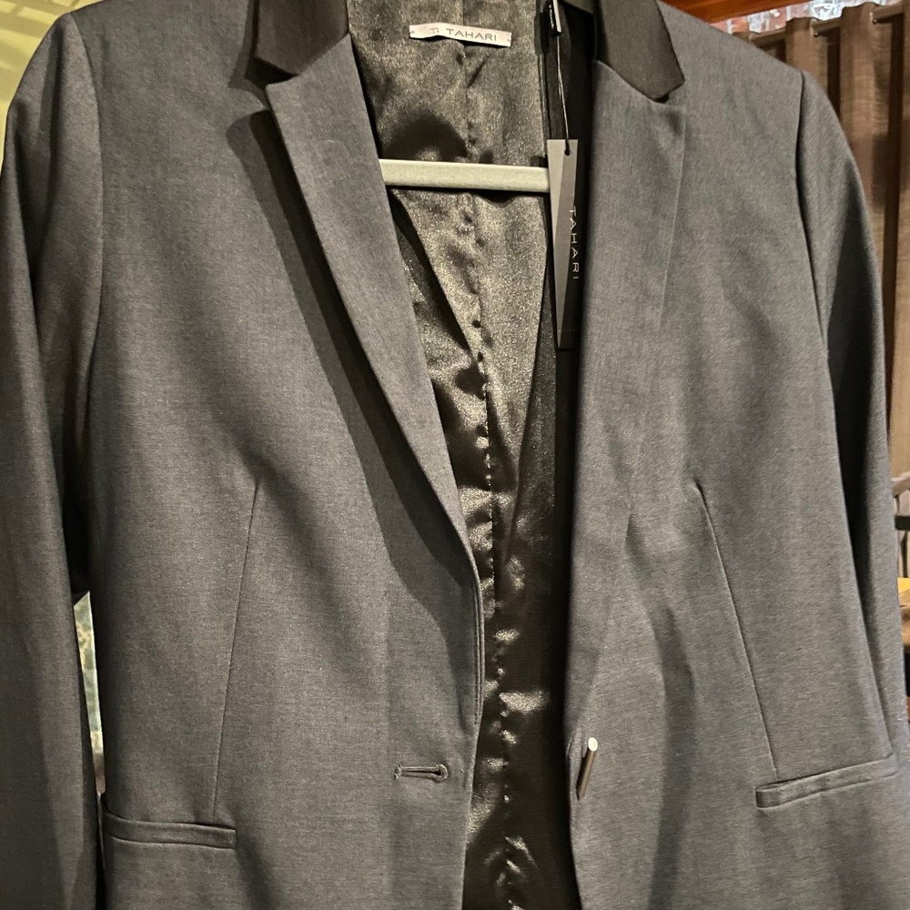 Modern T Tahari Carina Blazer